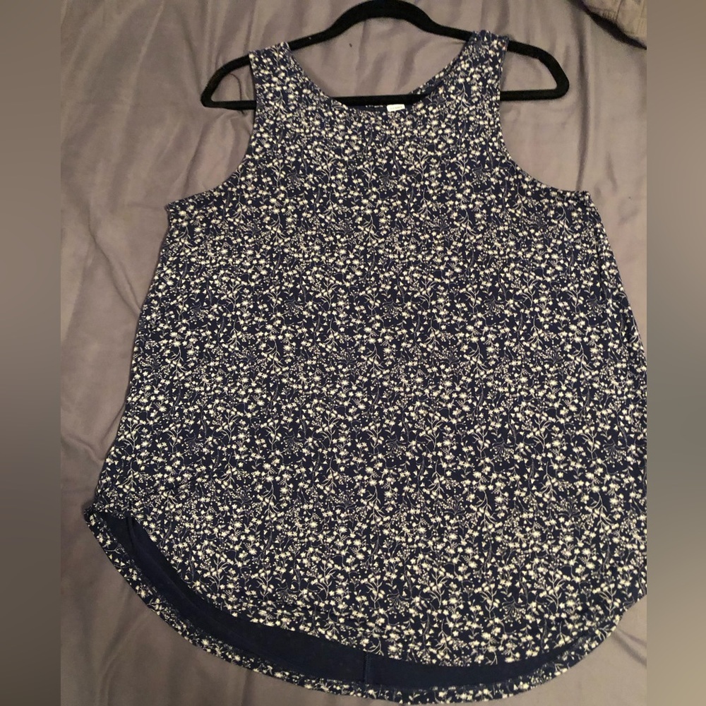 4 for $24~ Old Navy women’s Tank top